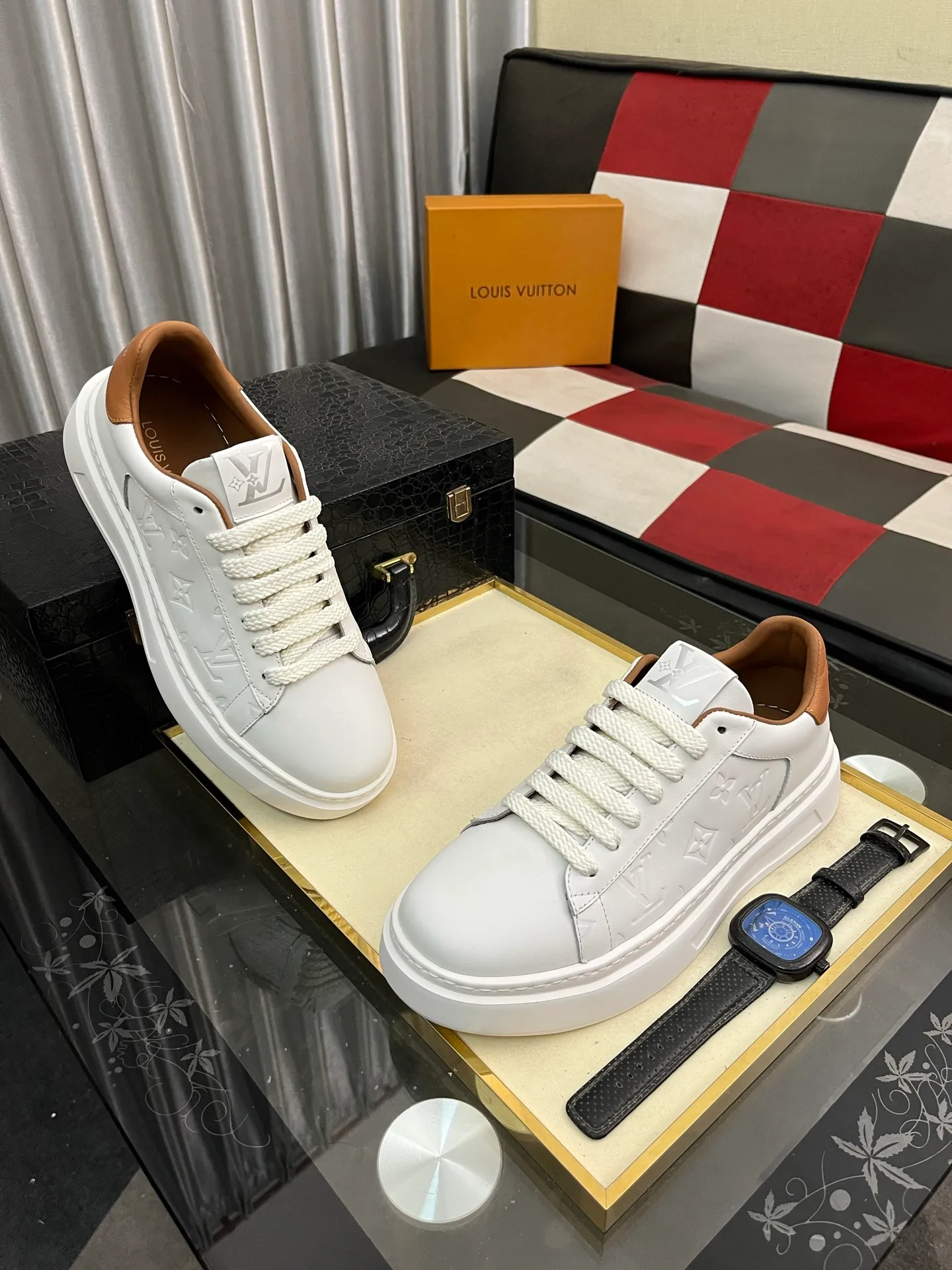 Men's shoes 💰480⌚️⌚️【LOUlS VUlTTON】Louis Vuitton～unique modern sneakers. LV counter purchasing 🏃casual shoes😍😍 Men's 2025 counters are on sale at the same time. The original brand imported from Italy selects first-layer soft cowhide. ➕Special material 🐑Sheepskin lining Size: 38-442⃣️Colors available